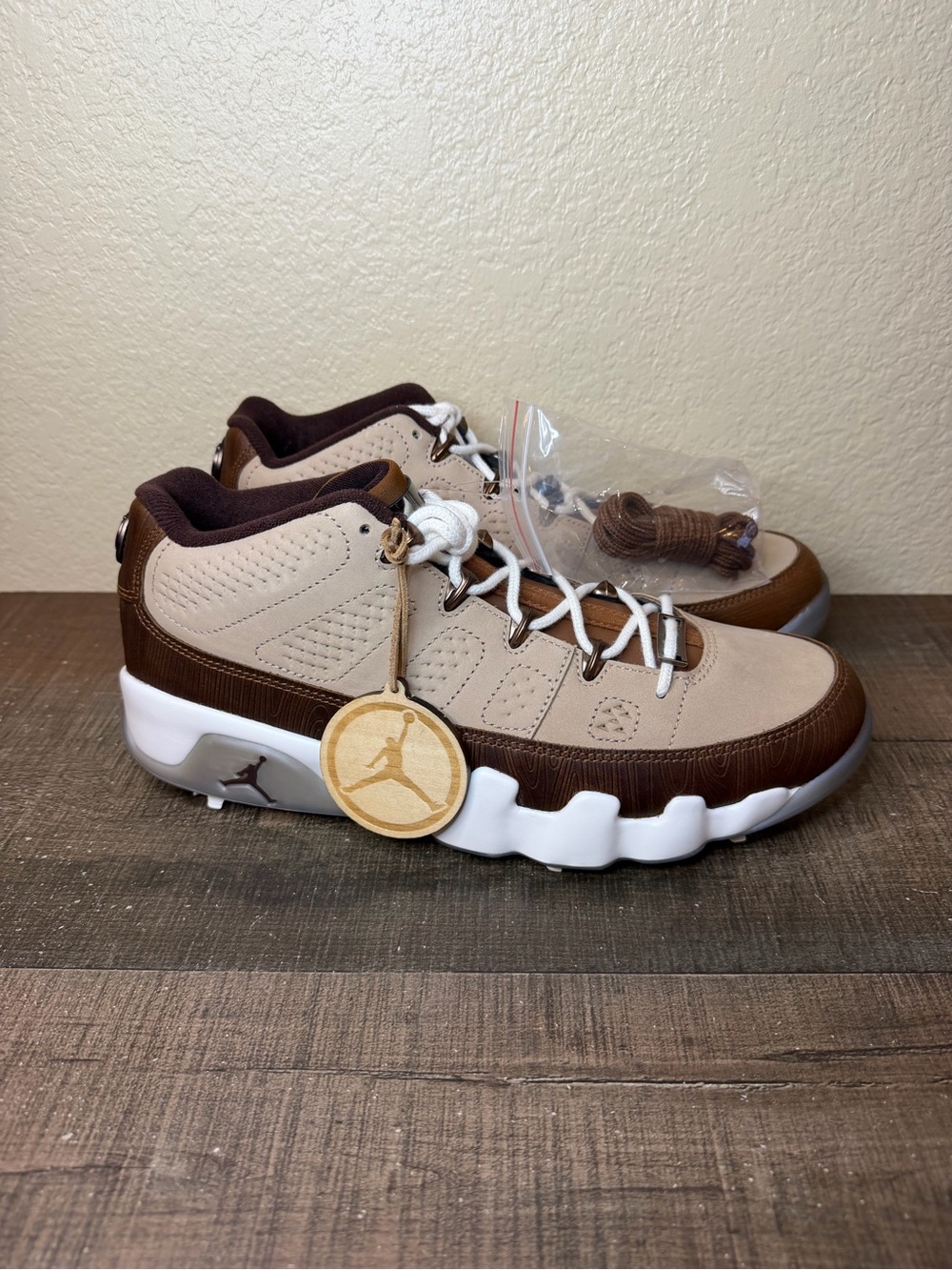 Air Jordan 9 Low Golf x Happy Life Wood.
- Size 10 Men.